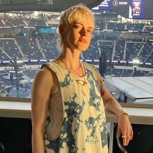 Meet your Posher, Cricket